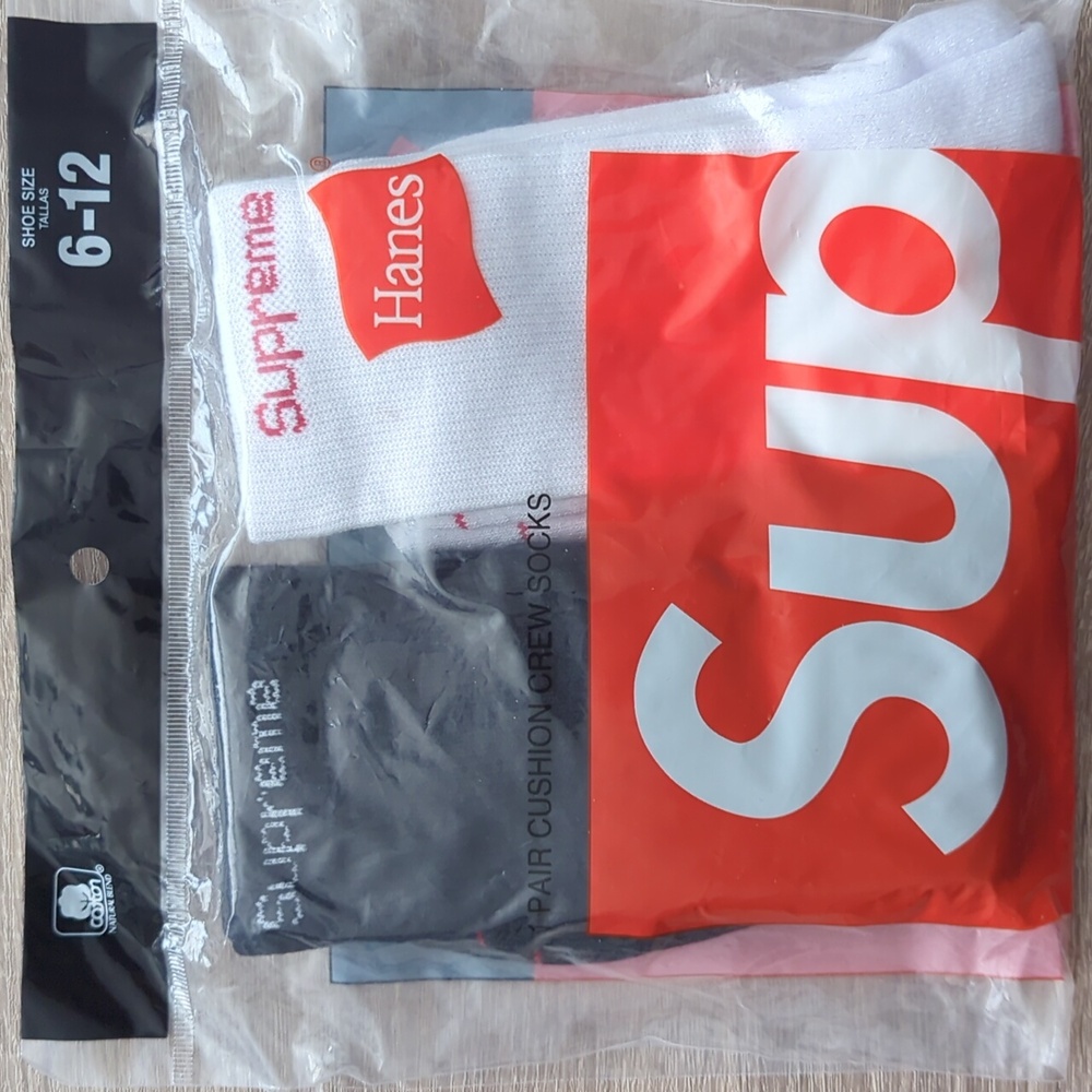 Supreme Hanes Black and White Crew Socks- 6-12
